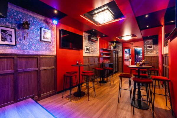 Karaoke café