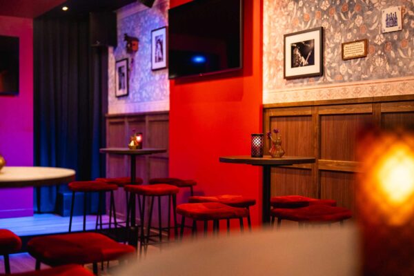 Karaoke café
